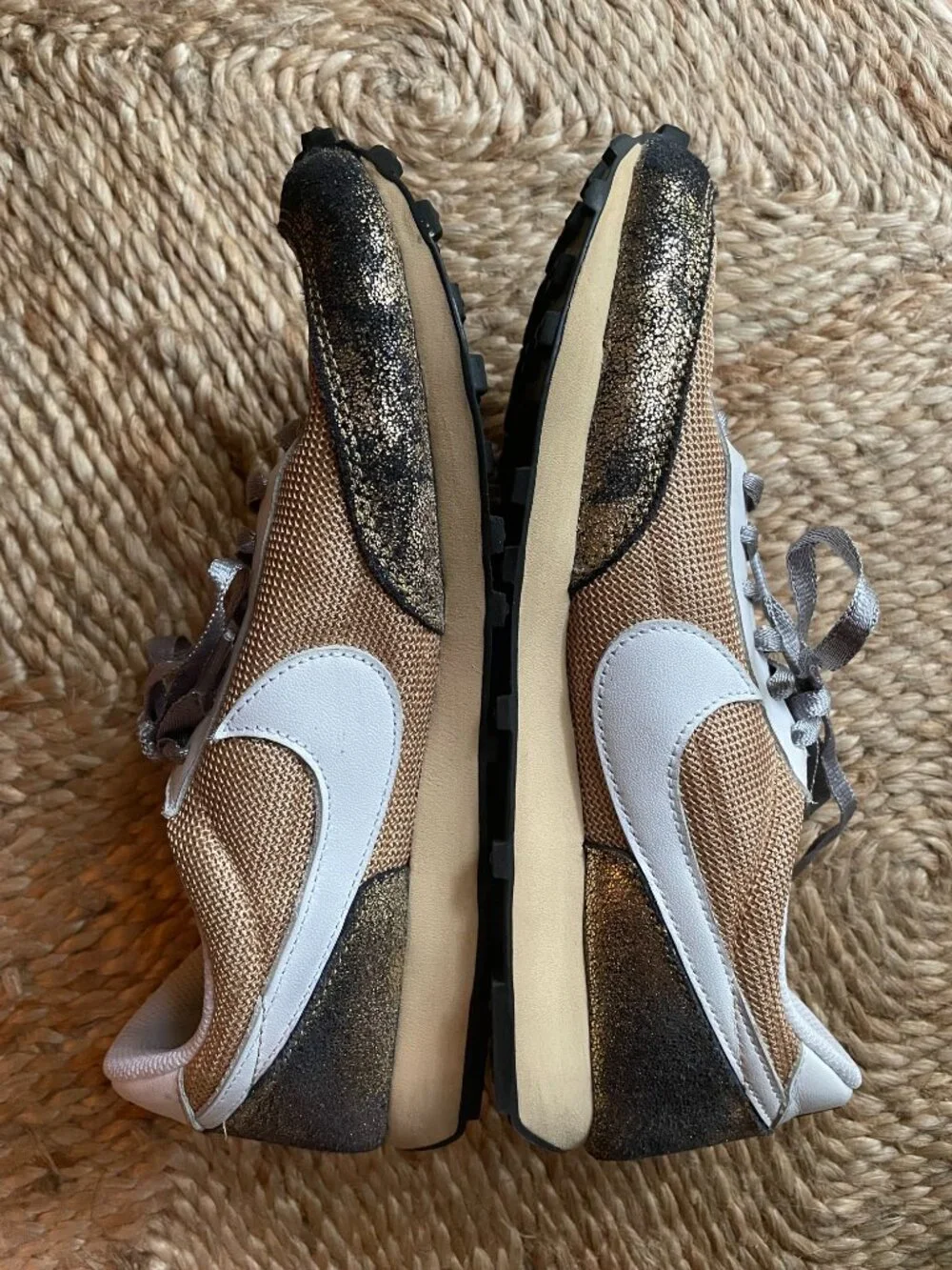 Nike women’s daybreak